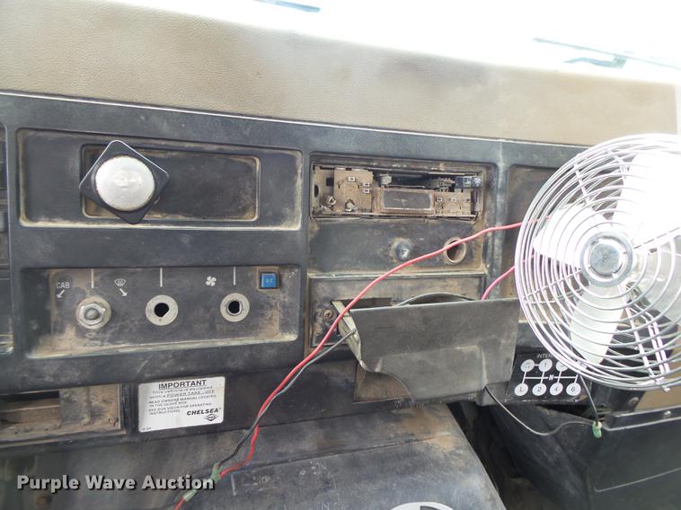 image for item DE3656 1993 International 4900 dump truck