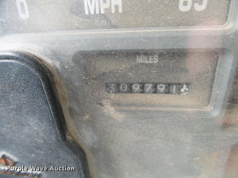 image for item DE3656 1993 International 4900 dump truck