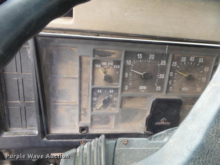 image for item DE3656 1993 International 4900 dump truck