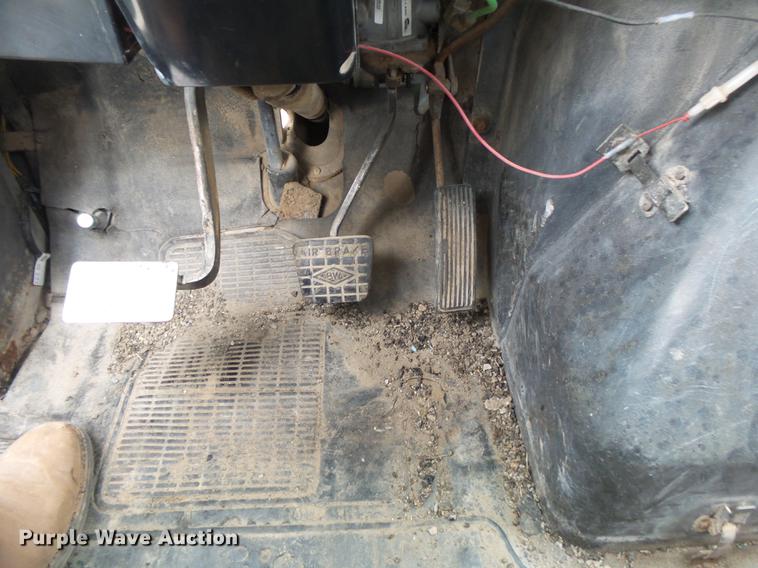 image for item DE3656 1993 International 4900 dump truck