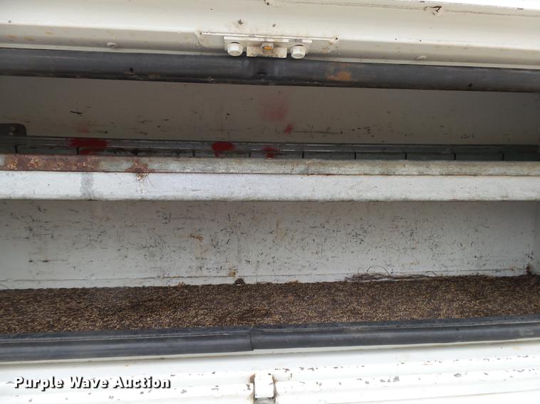 image for item DE3659 2005 International 7400 digger derrick truck