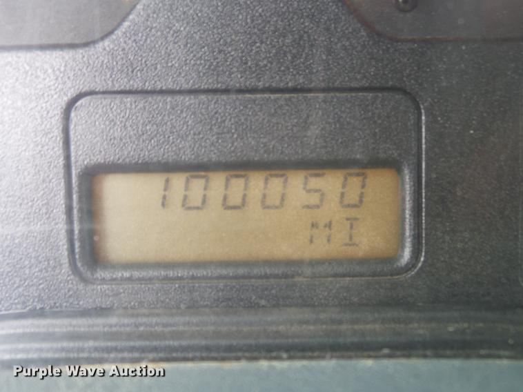 image for item DE3659 2005 International 7400 digger derrick truck