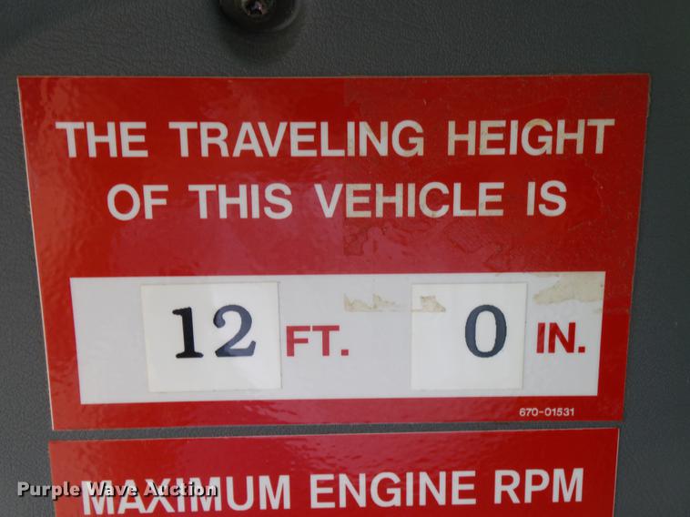 image for item DE3659 2005 International 7400 digger derrick truck