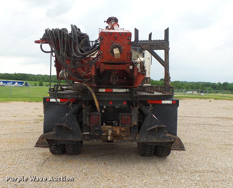 image for item DE3660 2004 International 7400 pressure digger truck