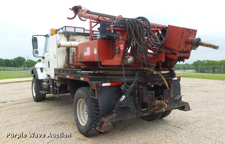 image for item DE3660 2004 International 7400 pressure digger truck