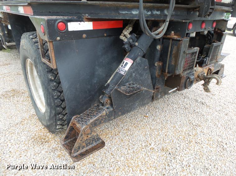 image for item DE3660 2004 International 7400 pressure digger truck