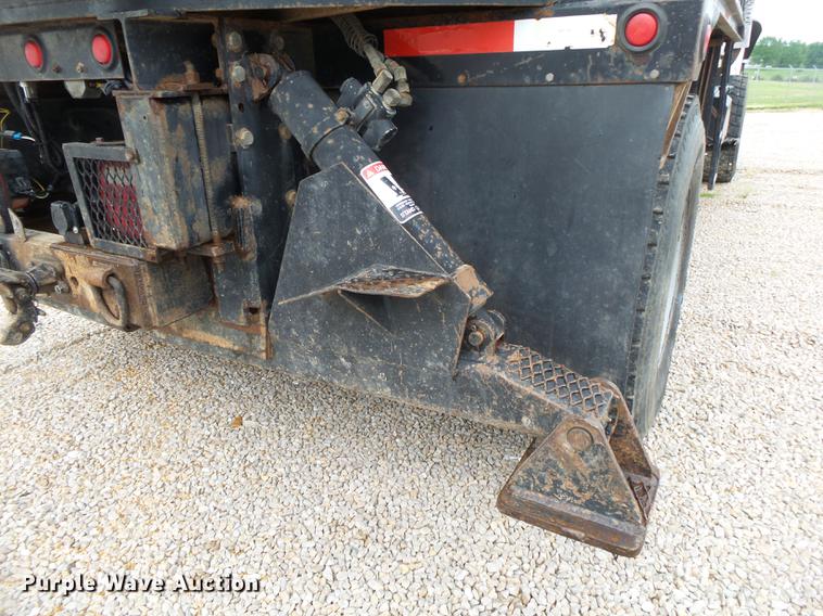 image for item DE3660 2004 International 7400 pressure digger truck