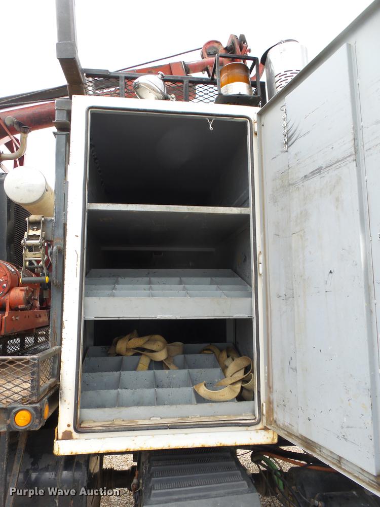 image for item DE3660 2004 International 7400 pressure digger truck