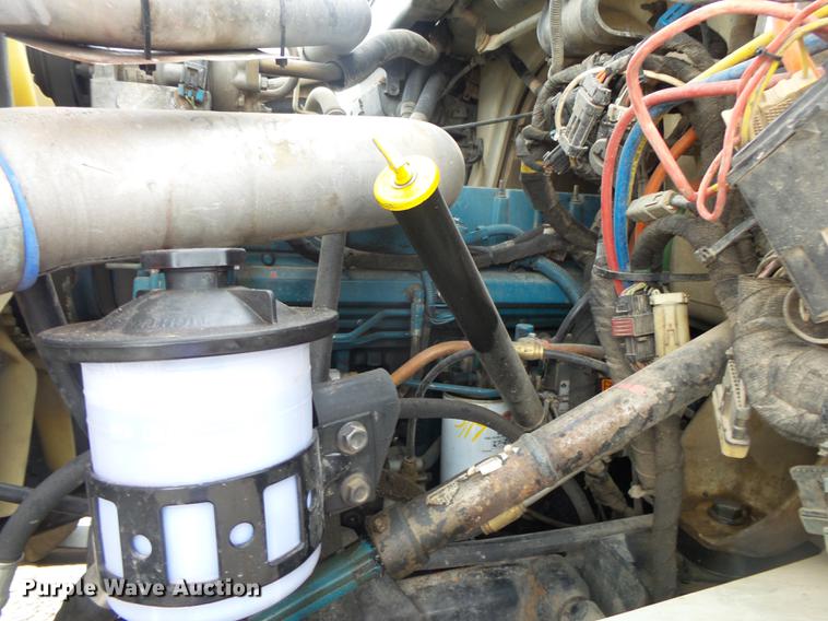 image for item DE3660 2004 International 7400 pressure digger truck