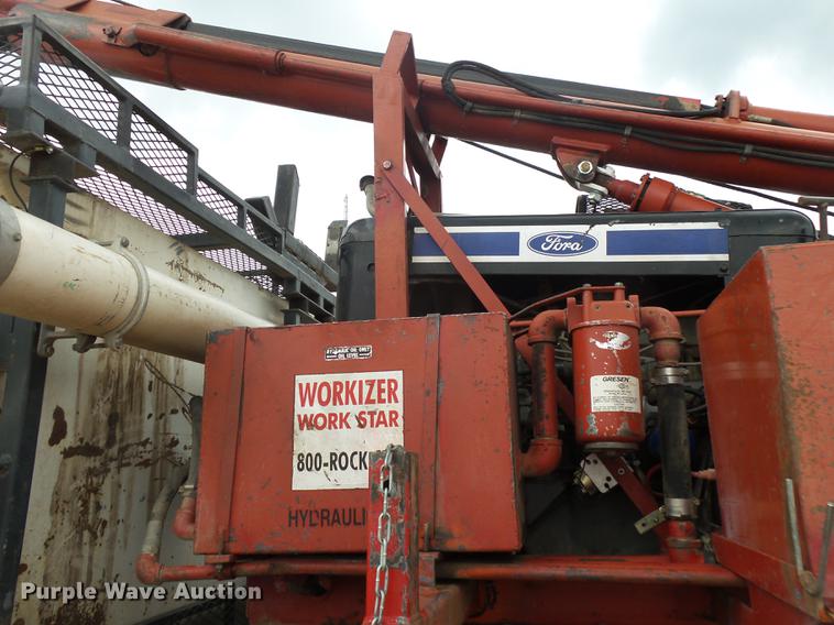 image for item DE3660 2004 International 7400 pressure digger truck