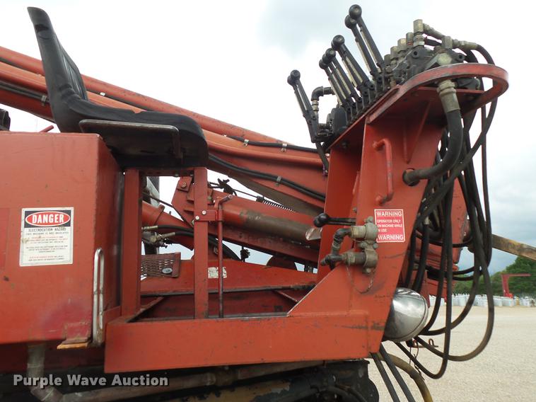 image for item DE3660 2004 International 7400 pressure digger truck