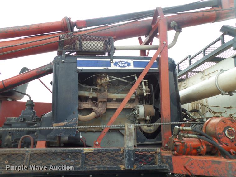 image for item DE3660 2004 International 7400 pressure digger truck