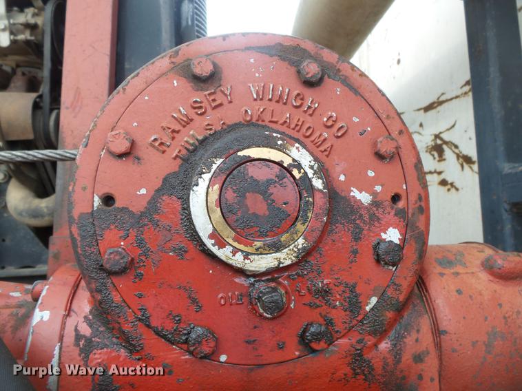 image for item DE3660 2004 International 7400 pressure digger truck