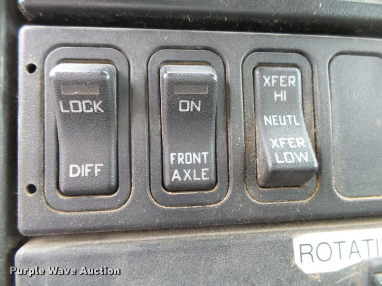 image for item DE3660 2004 International 7400 pressure digger truck