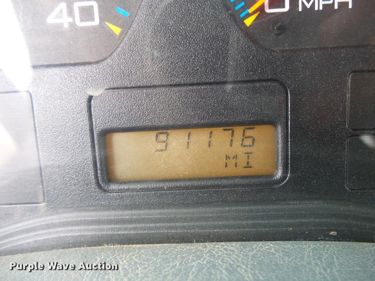 image for item DE3660 2004 International 7400 pressure digger truck