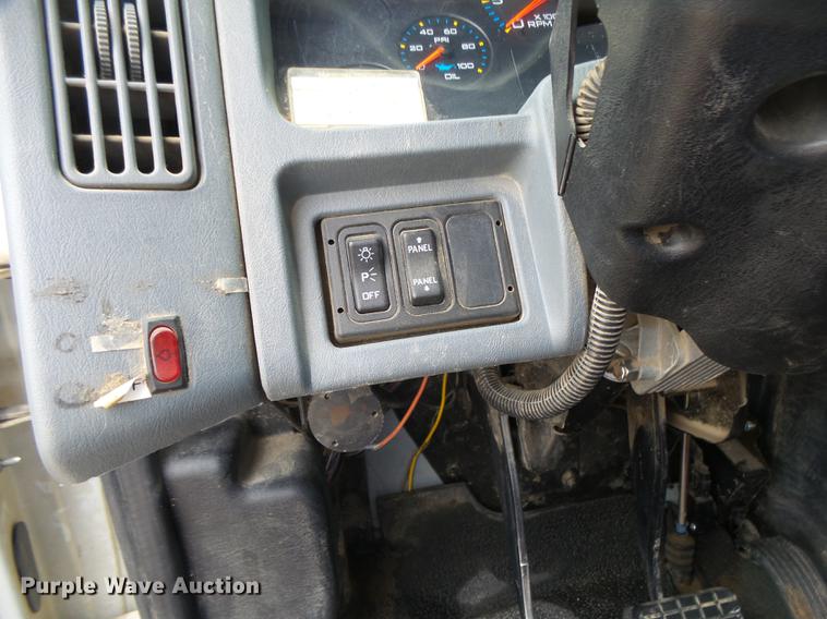 image for item DE3660 2004 International 7400 pressure digger truck