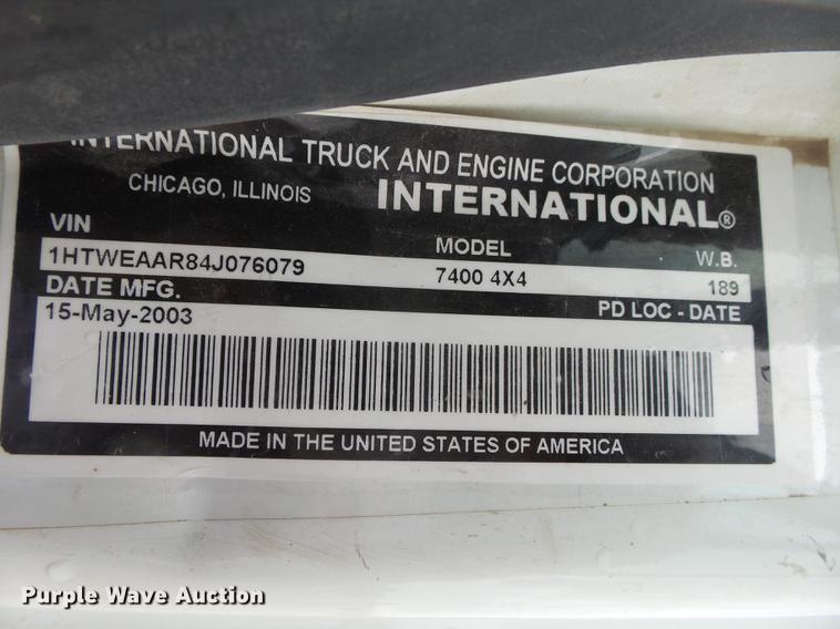 image for item DE3660 2004 International 7400 pressure digger truck