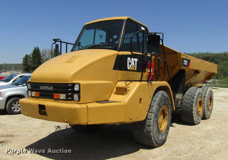 image for item DF3799 2001 Caterpillar 725 haul truck