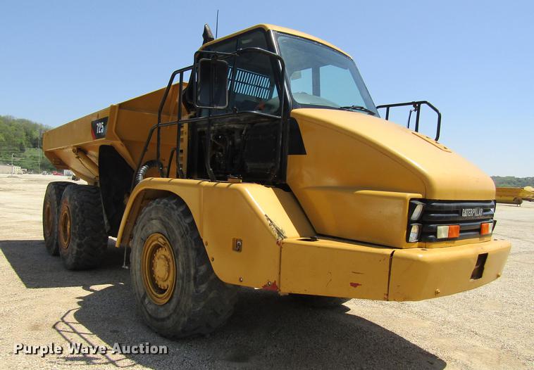 image for item DF3799 2001 Caterpillar 725 haul truck