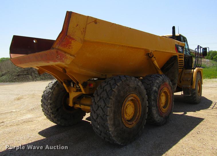 image for item DF3799 2001 Caterpillar 725 haul truck