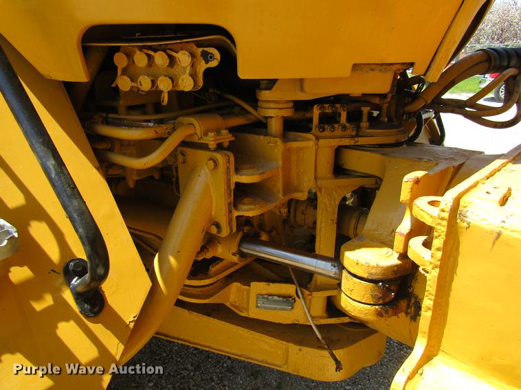 image for item DF3799 2001 Caterpillar 725 haul truck