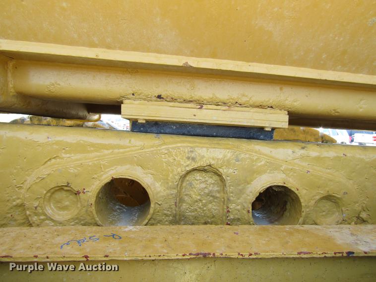 image for item DF3799 2001 Caterpillar 725 haul truck