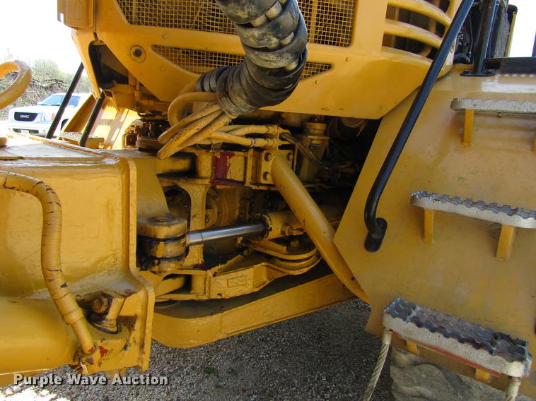image for item DF3799 2001 Caterpillar 725 haul truck