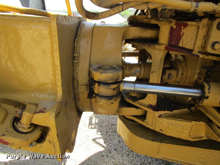 image for item DF3799 2001 Caterpillar 725 haul truck