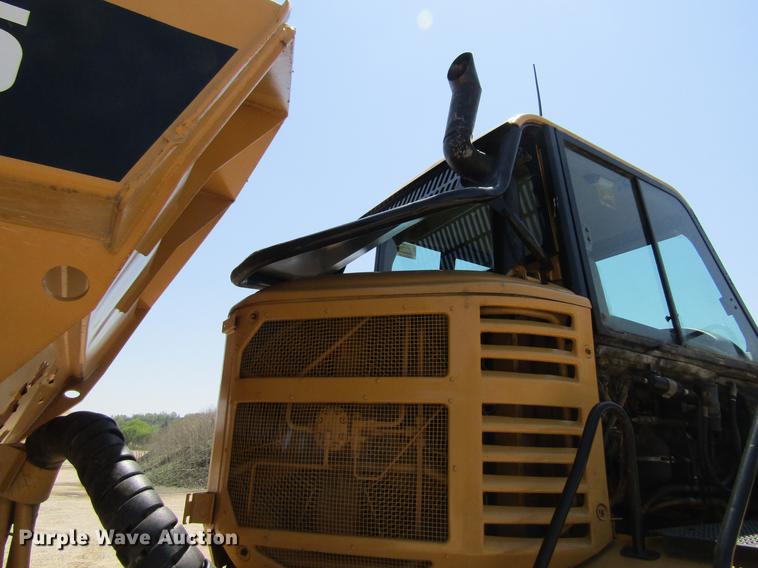 image for item DF3799 2001 Caterpillar 725 haul truck