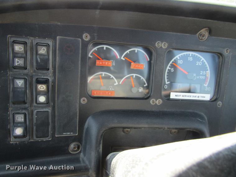 image for item DF3799 2001 Caterpillar 725 haul truck