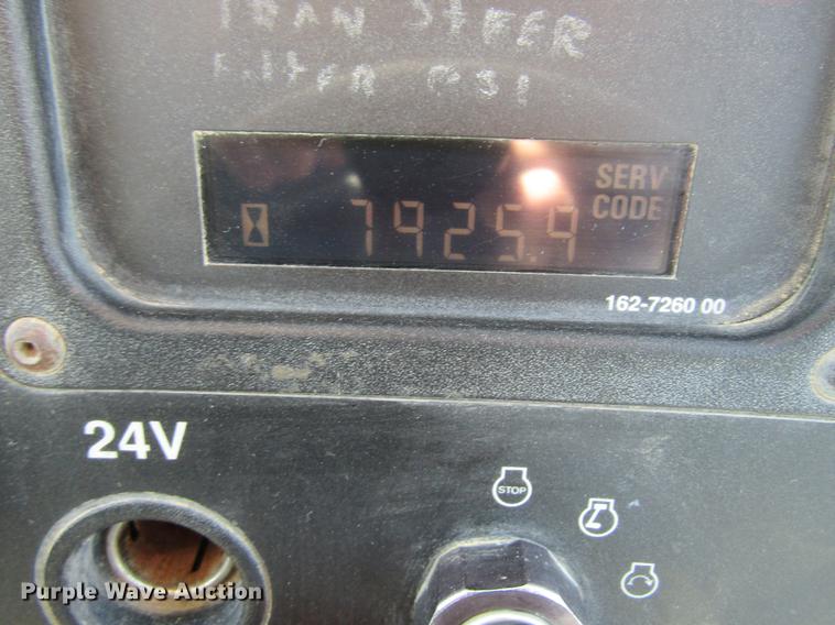 image for item DF3799 2001 Caterpillar 725 haul truck