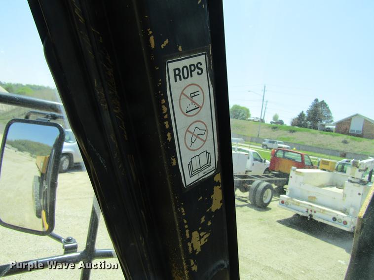 image for item DF3799 2001 Caterpillar 725 haul truck