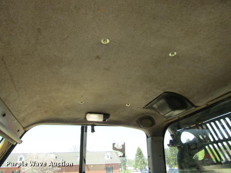 image for item DF3799 2001 Caterpillar 725 haul truck