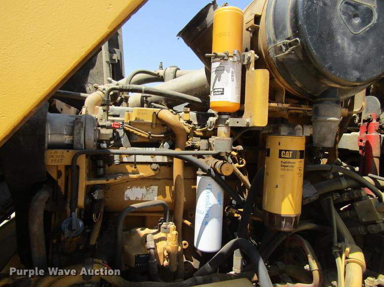 image for item DF3799 2001 Caterpillar 725 haul truck