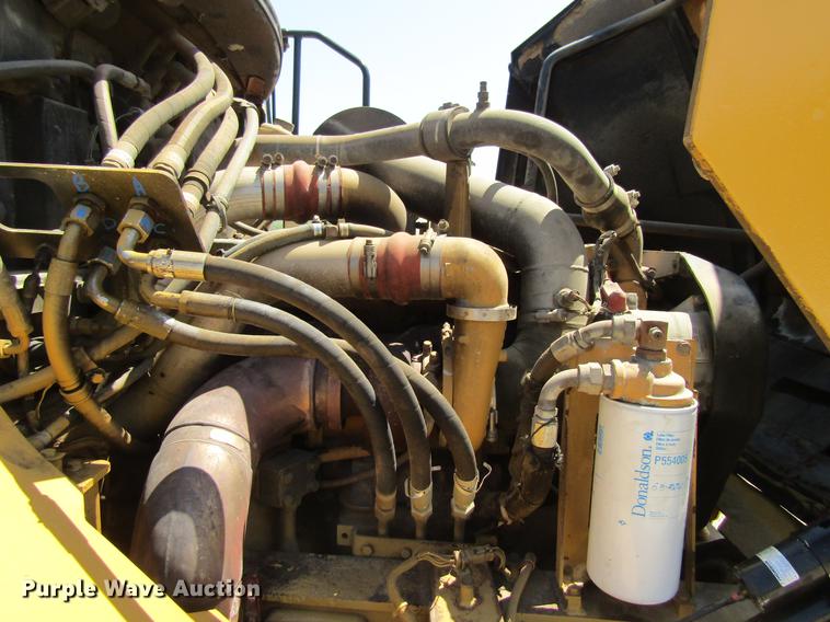 image for item DF3799 2001 Caterpillar 725 haul truck