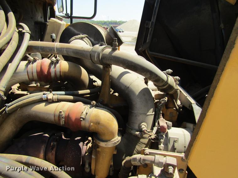 image for item DF3799 2001 Caterpillar 725 haul truck