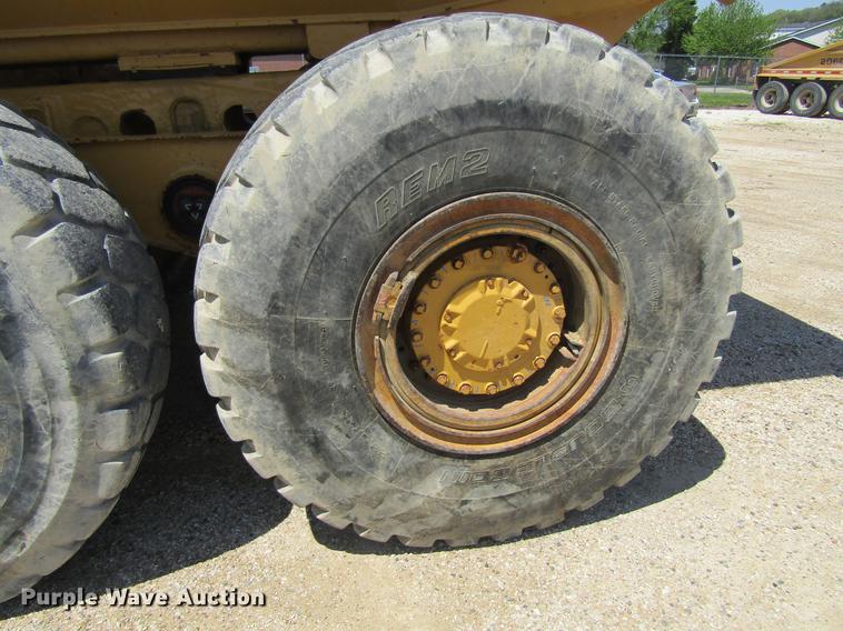 image for item DF3799 2001 Caterpillar 725 haul truck
