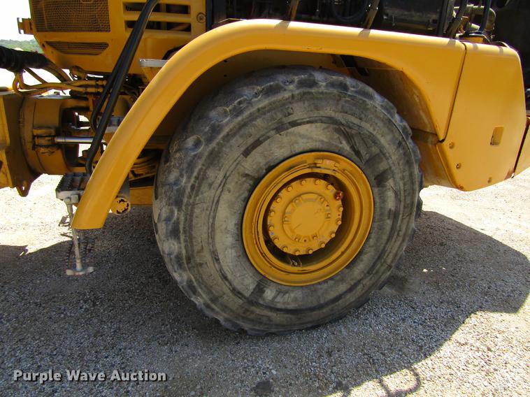image for item DF3799 2001 Caterpillar 725 haul truck