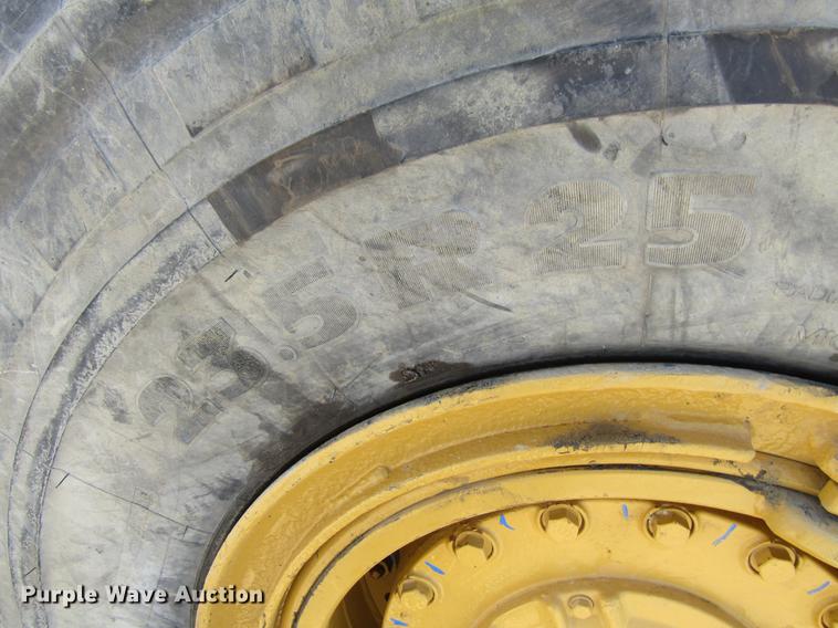 image for item DF3799 2001 Caterpillar 725 haul truck