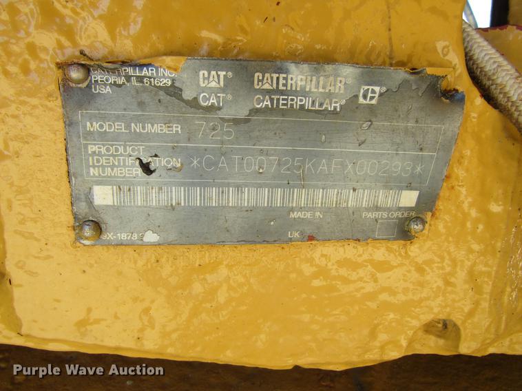 image for item DF3799 2001 Caterpillar 725 haul truck
