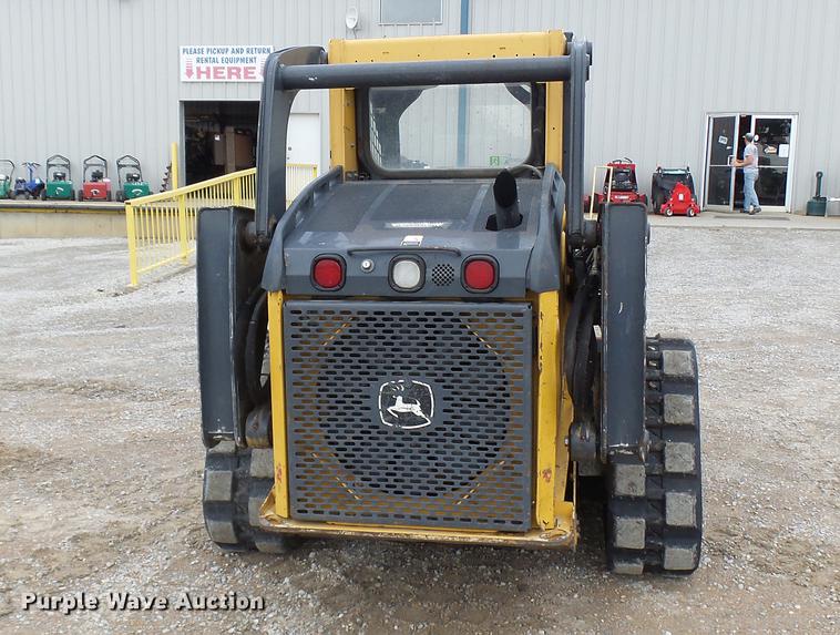 image for item DP9527 2011 John Deere 323D skid steer
