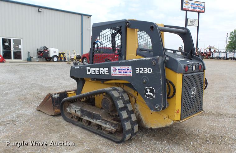 image for item DP9527 2011 John Deere 323D skid steer