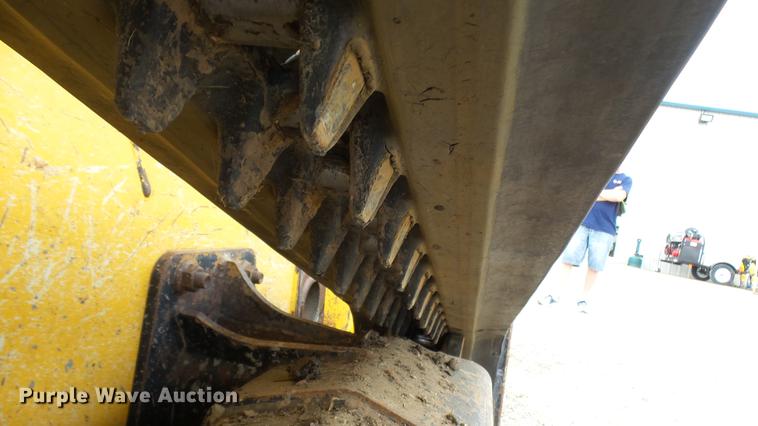 image for item DP9527 2011 John Deere 323D skid steer