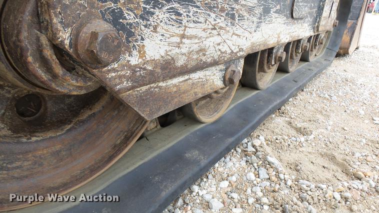 image for item DP9527 2011 John Deere 323D skid steer