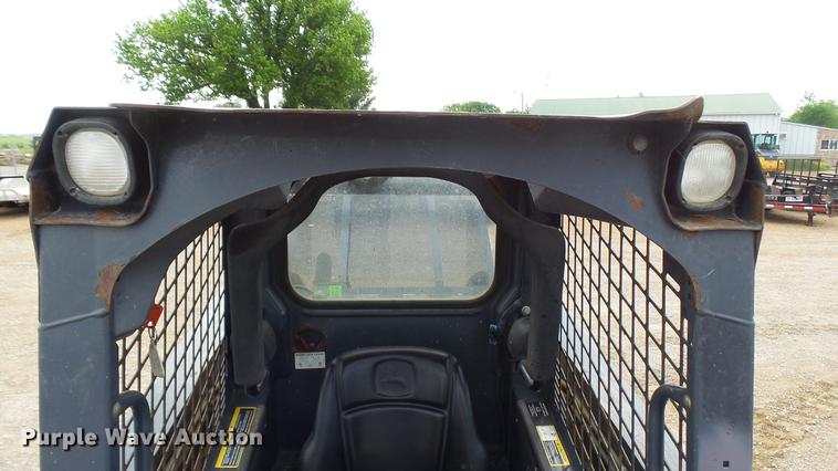 image for item DP9527 2011 John Deere 323D skid steer