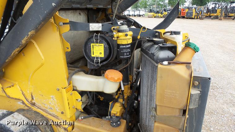 image for item DP9527 2011 John Deere 323D skid steer