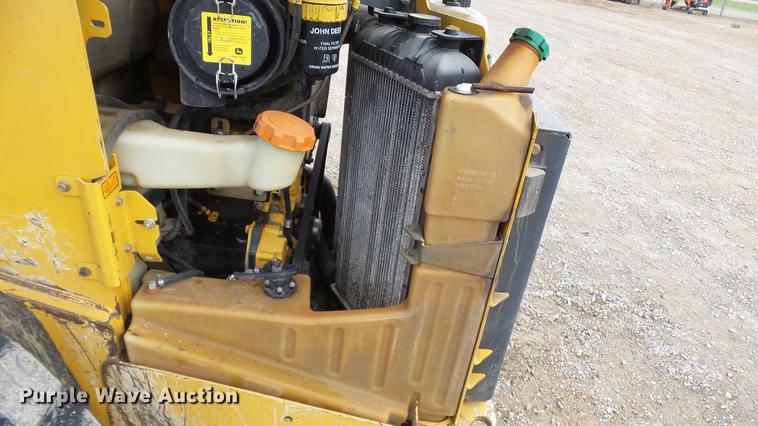 image for item DP9527 2011 John Deere 323D skid steer