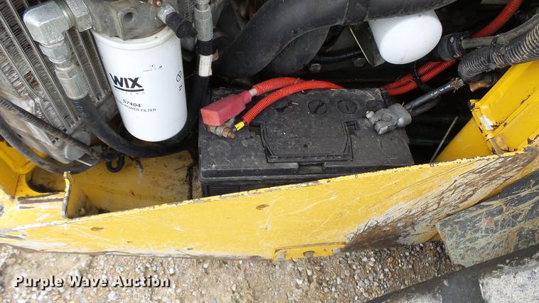 image for item DP9527 2011 John Deere 323D skid steer