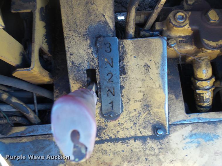 image for item DV9710 Caterpillar CS-433 single drum vibratory roller