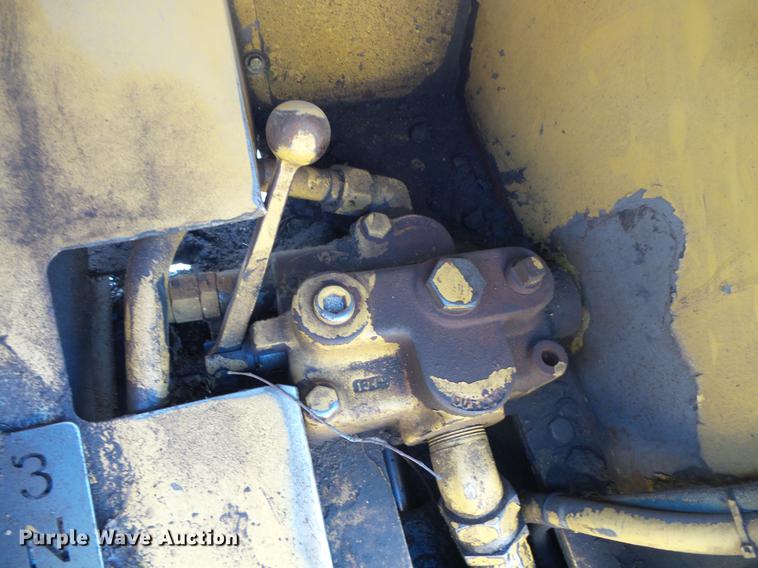 image for item DV9710 Caterpillar CS-433 single drum vibratory roller